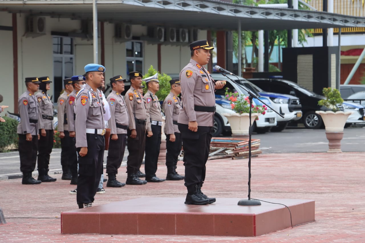 Kapolres Dumai Pimpin Apel Pergeseran Pasukan Personel Pengamanan TPS